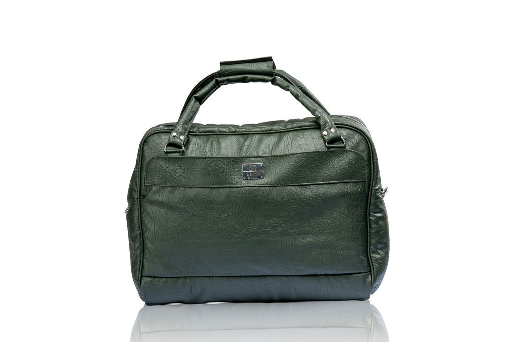 Denri Africa's green Voyage Travel Bag. Large capacity travel bag, durable vegan leather finish, travel-ready duffle.